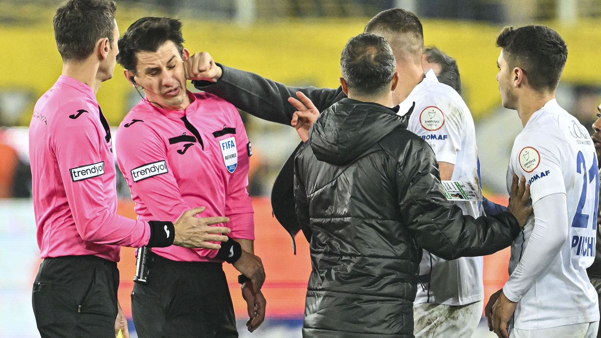 Foot – Turquie: un arbitre lynché, le championnat de football de première division suspendu