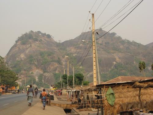 Commune de Savè – Deux militaires pris en flagrant délit de vol à l’ex Sucrerie de Complant du Bénin